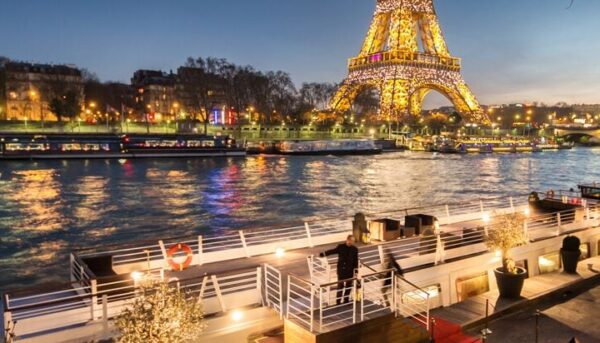 Cena en crucero por el Río Sena